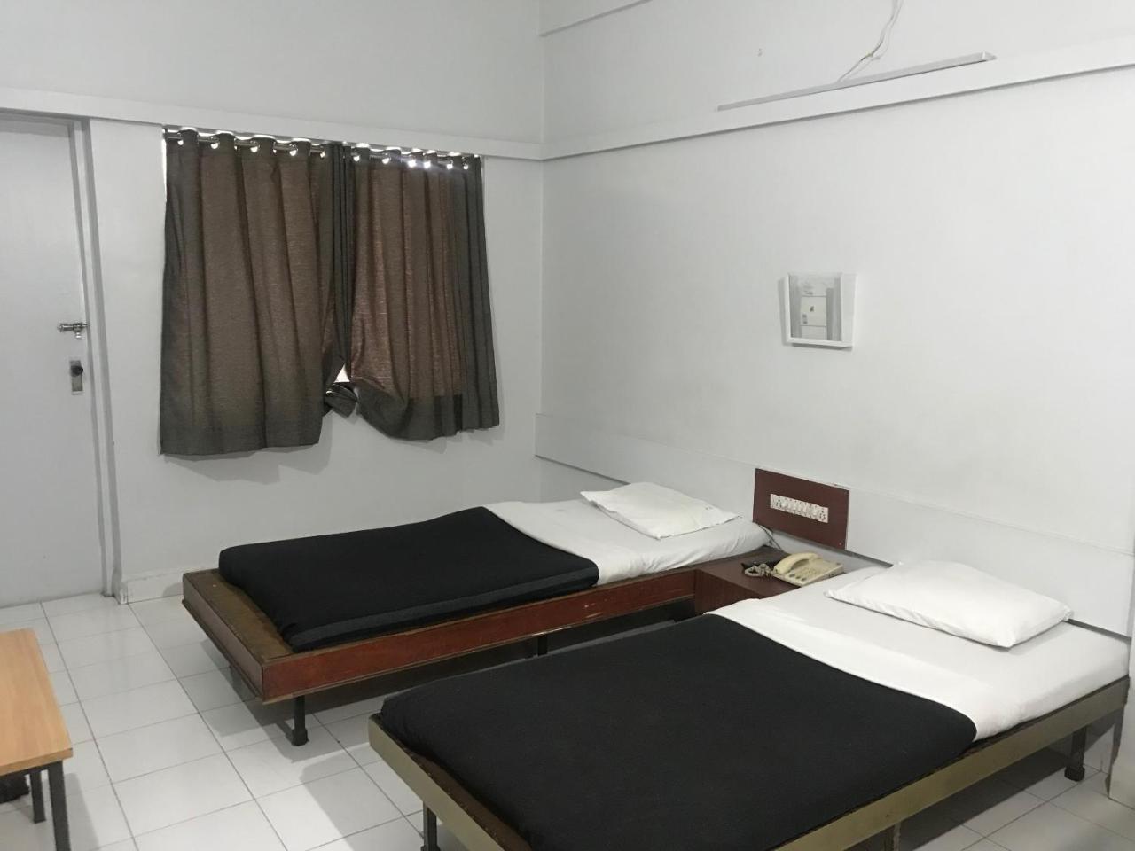 Maurya Residency Hotel Púna Kültér fotó