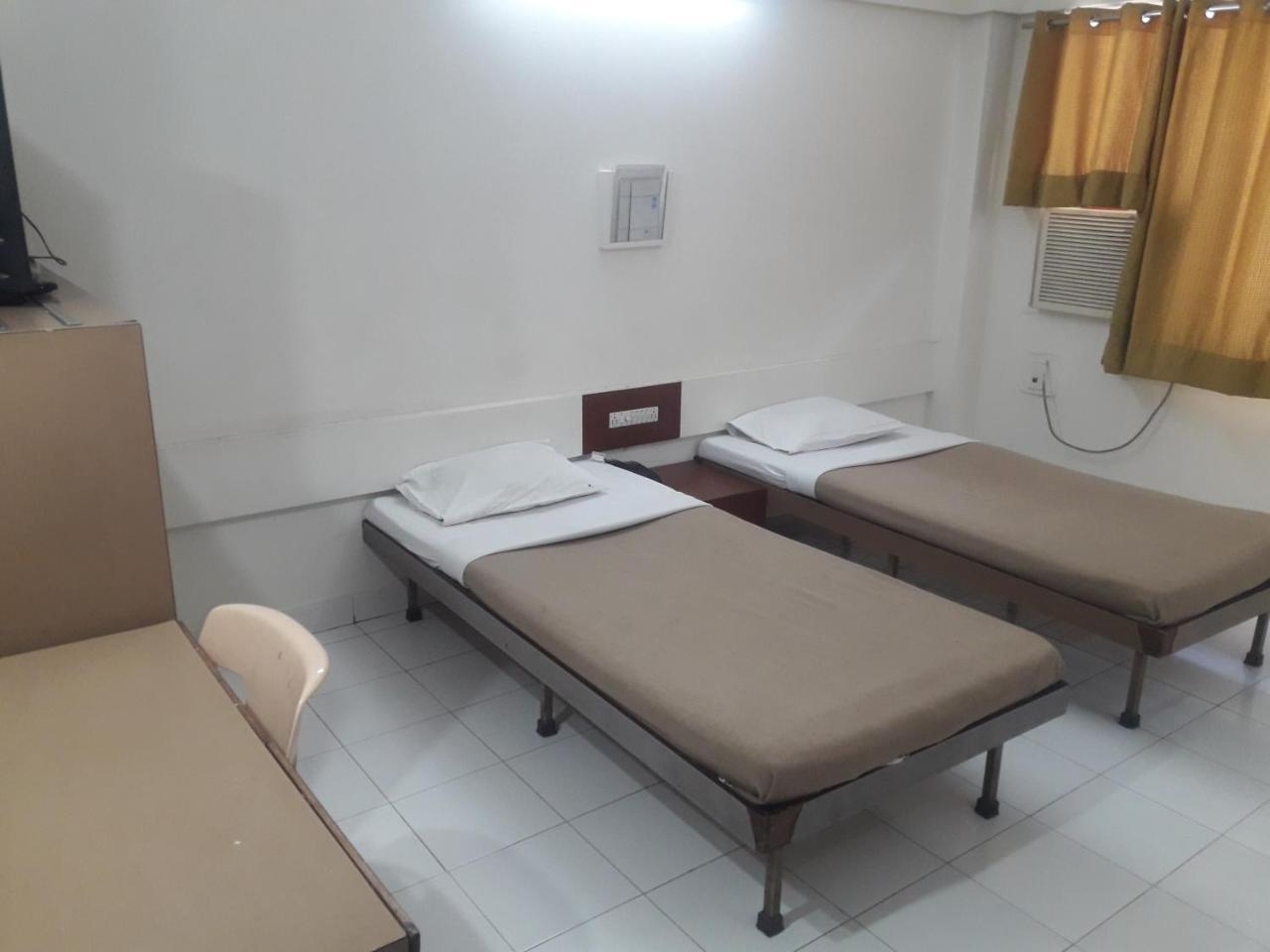 Maurya Residency Hotel Púna Kültér fotó